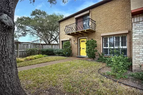 136 Lake Shore Dr #136, Corpus Christi, TX 78413