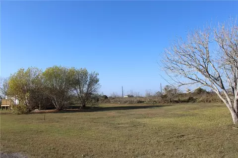 182 W 183 W Post Oak Ln, Rockport, TX 78382