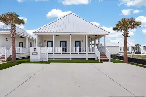 215 St John Cir, Port Aransas, TX 78373