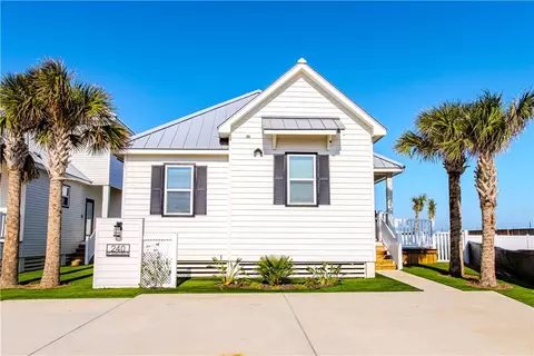 240 St John Cir, Port Aransas, TX 78373