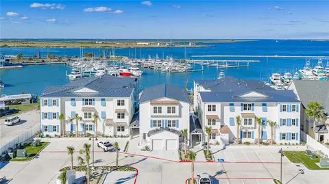 136 W Cotter Ave #3, Port Aransas, TX 78373