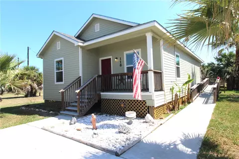 118 Salt Lk, Rockport, TX 78382