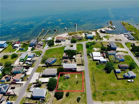 122 Riviera Dr, Corpus Christi, TX 78418