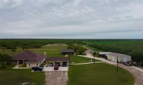 527 Coyote Ranch Rd, Alice, TX 78332