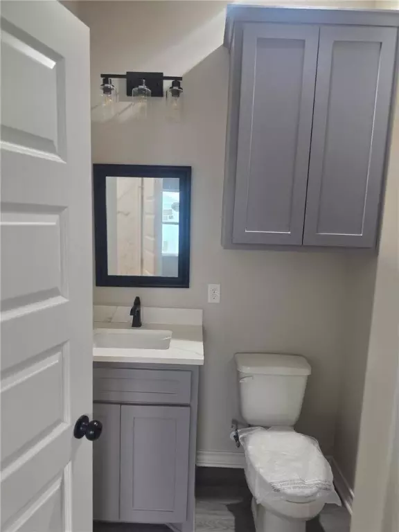 Bath - 714 Mereet Dr, Corpus Christi, TX 78418 photo 5 of 6