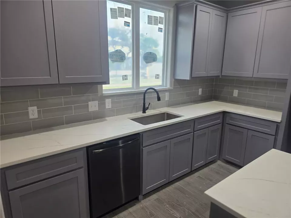 Kitchen - 714 Mereet Dr, Corpus Christi, TX 78418 photo 3 of 3