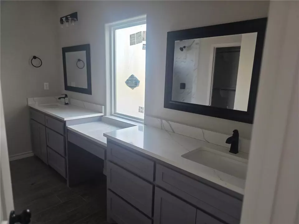 Bath - 714 Mereet Dr, Corpus Christi, TX 78418 photo 6 of 6