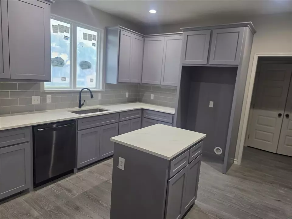 Kitchen - 714 Mereet Dr, Corpus Christi, TX 78418 photo 1 of 3