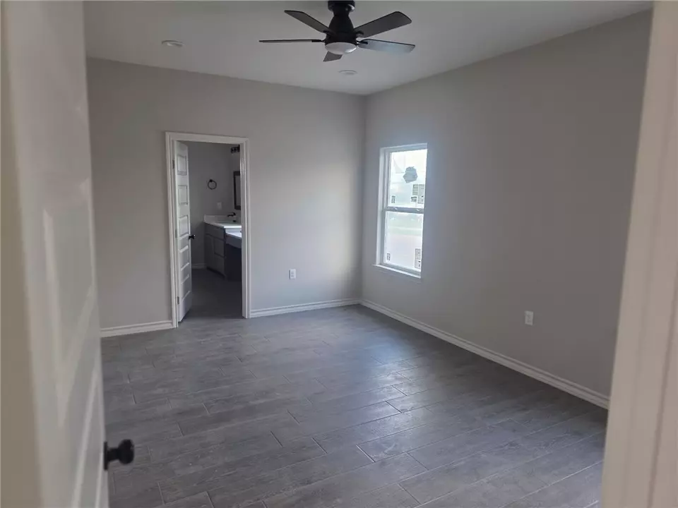 Bedroom - 714 Mereet Dr, Corpus Christi, TX 78418 photo 5 of 5
