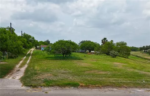 215 W C Ave, Kingsville, TX 78363