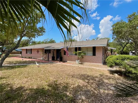 2551 Henrietta Pl, Ingleside, TX 78362