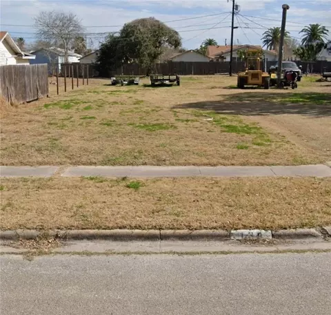 123 N Mccampbell St, Aransas Pass, TX 78336