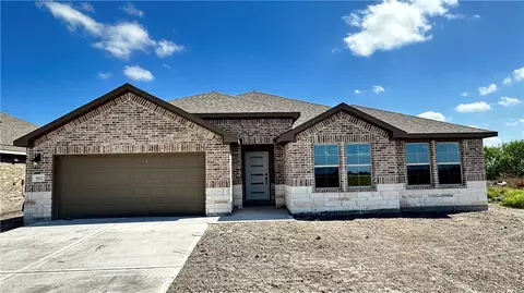 3617 Sahar Lake Dr, Robstown, TX 78380