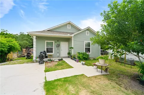 105 Elm St, Taft, TX 78390