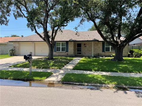 4513 Snead Dr, Corpus Christi, TX 78413