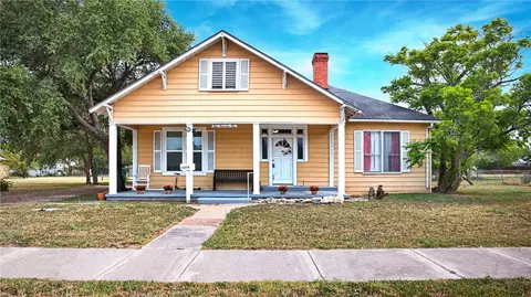 1009 E Sinton St, Sinton, TX 78387