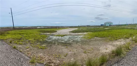 320 Eleventh St, Rockport, TX 78382