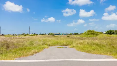 414 Rattlesnake Pt, Rockport, TX 78382