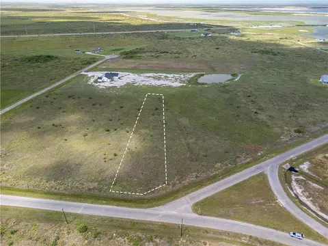 158 Sunrise Dr, Rockport, TX 78382