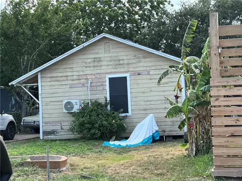 641 Vera Cruz St, Corpus Christi, TX 78405