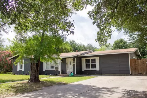 405 W Walton St, Beeville, TX 78102