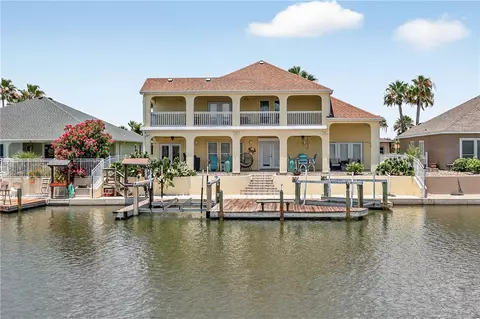 973 Pompano Dr, Aransas Pass, TX 78336