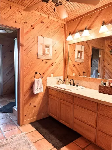 Bath - 5567 County Road 1441, Mathis, TX 78368 photo 2 of 4