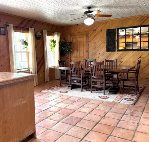 Dining - 5567 County Road 1441, Mathis, TX 78368 photo 1 of 1
