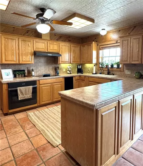 Kitchen - 5567 County Road 1441, Mathis, TX 78368 photo 2 of 4