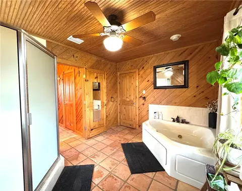 Bath - 5567 County Road 1441, Mathis, TX 78368 photo 3 of 4