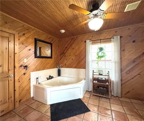 Bath - 5567 County Road 1441, Mathis, TX 78368 photo 4 of 4
