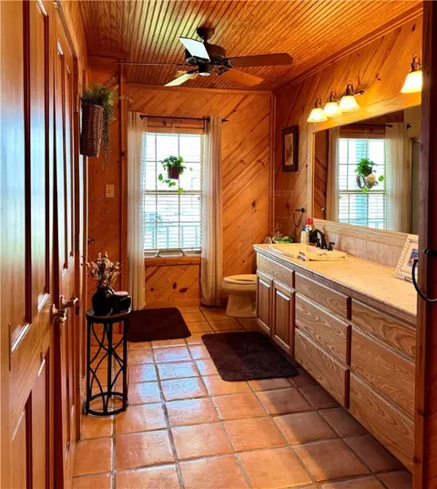 Bath - 5567 County Road 1441, Mathis, TX 78368 photo 1 of 4
