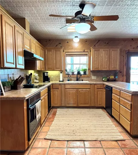 Kitchen - 5567 County Road 1441, Mathis, TX 78368 photo 1 of 4