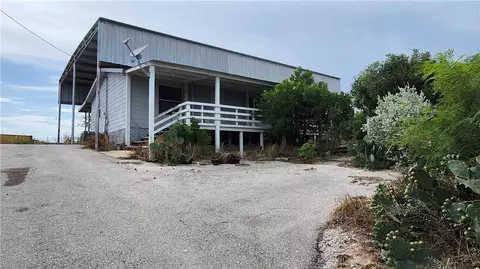 211 S Vista Dr, Sandia, TX 78383