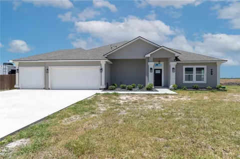 702 Mama Fefi Dr, Corpus Christi, TX 78414