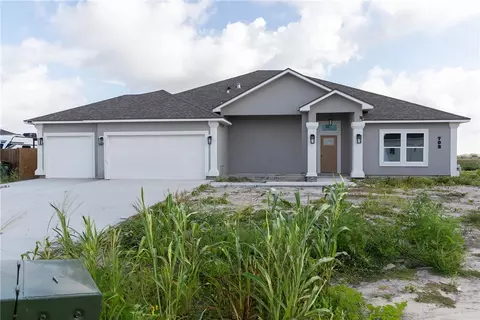 702 Mama Fefi Dr, Corpus Christi, TX 78414
