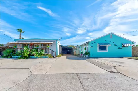 438 N 500 N Station St, Port Aransas, TX 78373