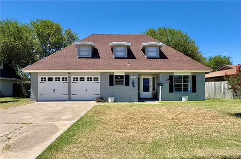 221 Ghent Pl, Portland, TX 78374