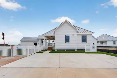 101 Bimini Dr, Port Aransas, TX 78373