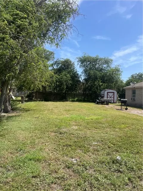 238 Sunset St, Gregory, TX 78359