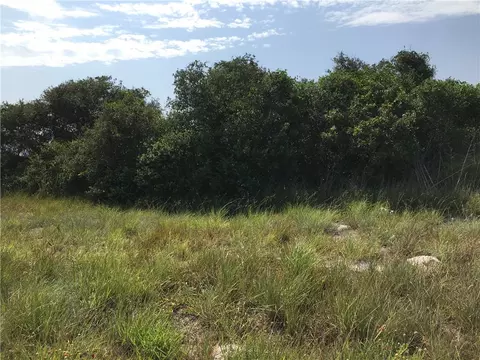 2011 Smith Rd, Aransas Pass, TX 78336