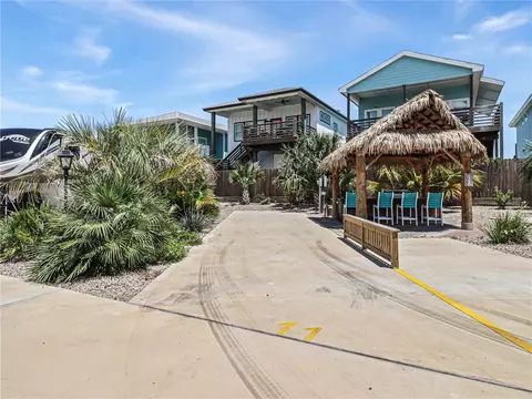 1100 Port St #12, Port Aransas, TX 78373