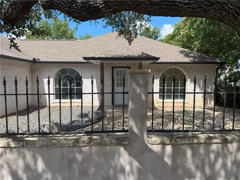 1132 5th, Comfort, TX 78013