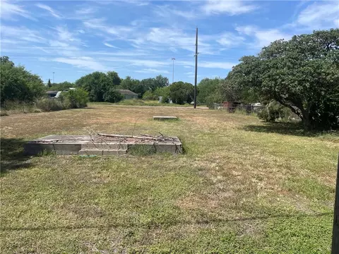 507 Franklin, Gregory, TX 78359