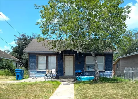 516 S Bee St, Mathis, TX 78368 photo 1