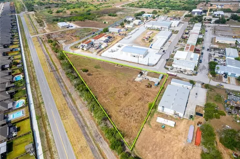 7802-7826 Bay Dr, Corpus Christi, TX 78414