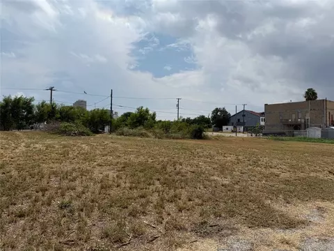 1428 San Luis St, Corpus Christi, TX 78401