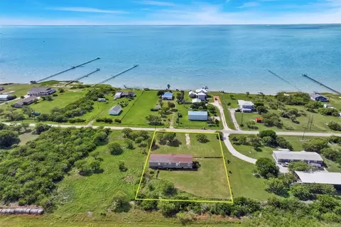 1903 First St, Bayside, TX 78340