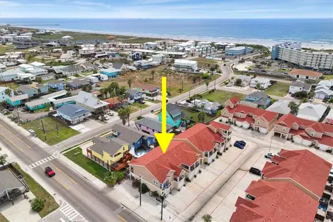 1813 S 11th St #102, Port Aransas, TX 78373