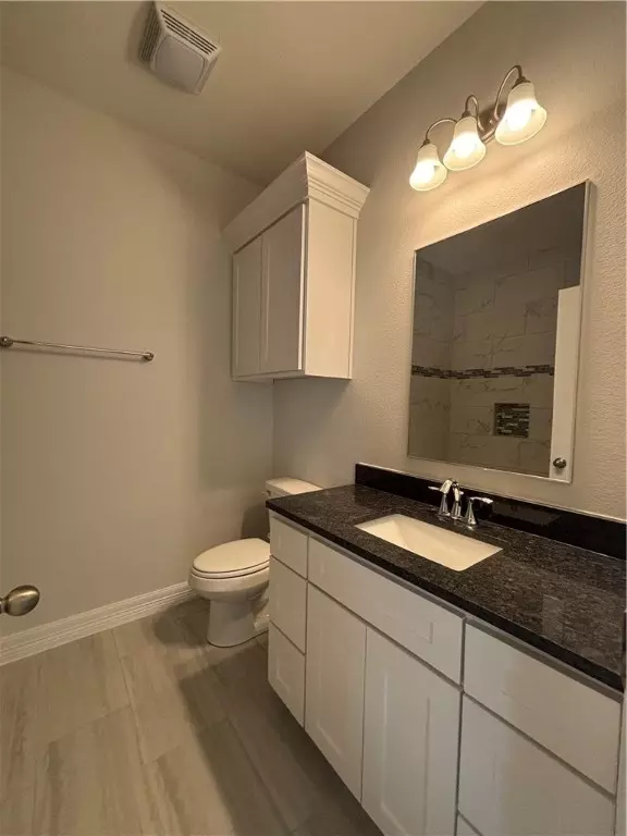 Bath - 3114 Adak Ct, Corpus Christi, TX 78414 photo 3 of 6